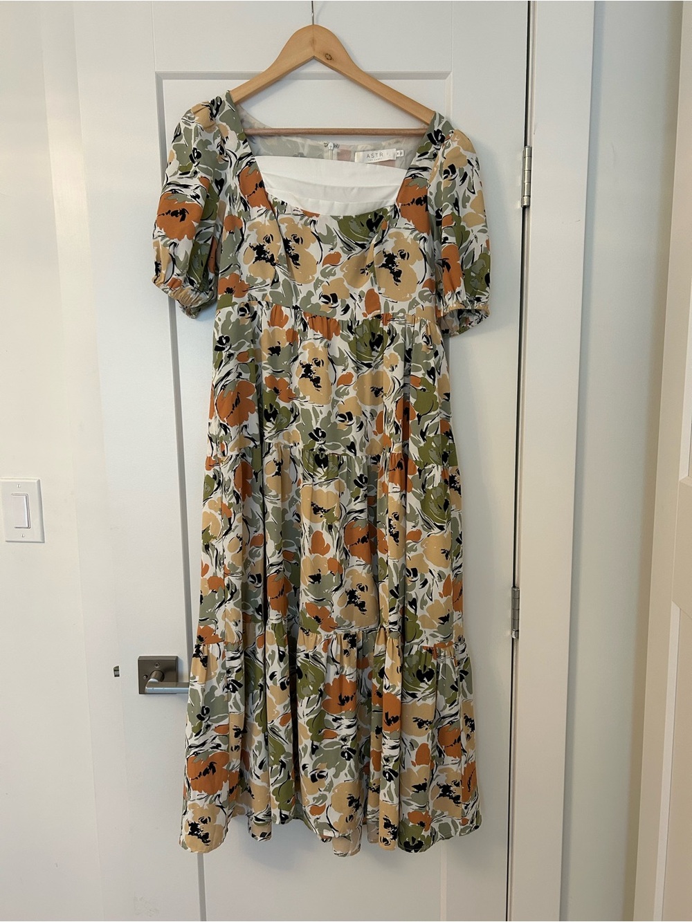 ASTR The Label - Floral Square-Neck Midi Dress in Olive, Rust & Cream